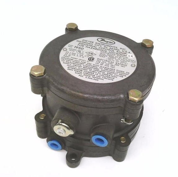 Dwyer 1950-0-2F - Pressure Switch